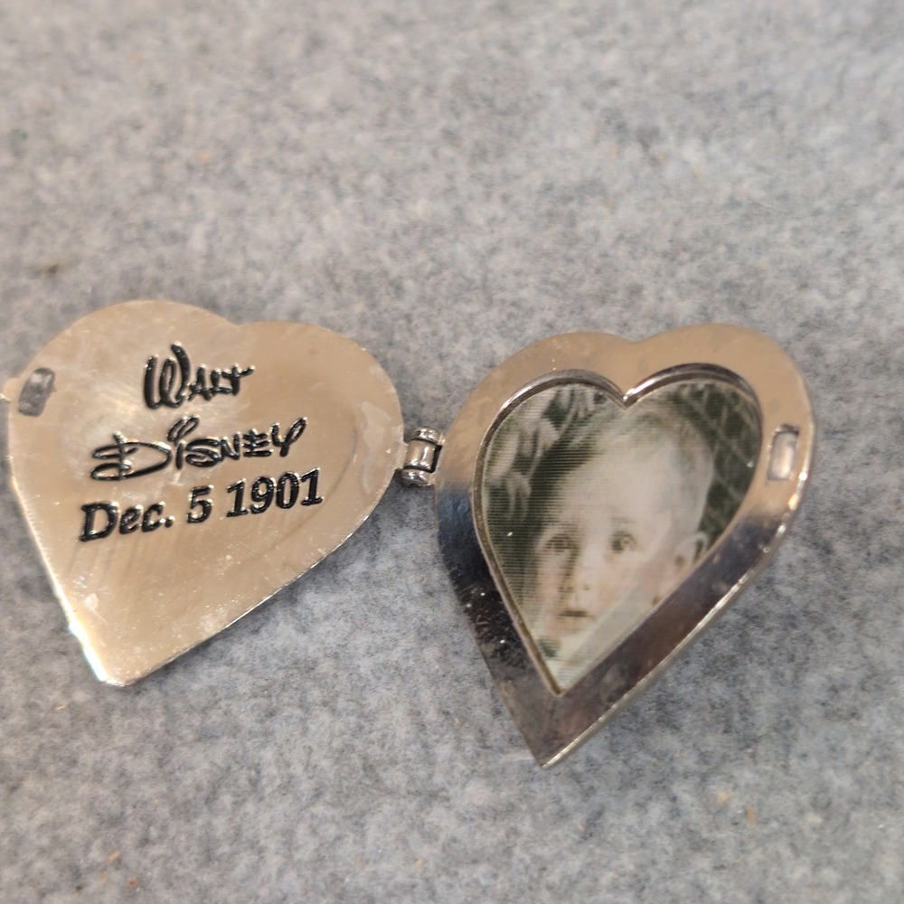 Disney 100th Birthday Walt Disney Heart Locket Pin 77 2001 Silver Tone 1901-2001 - Picture 6 of 6